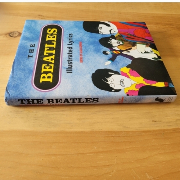 The Beatles Lyrics Hardcover Book & Bonus Beatles Pop up Book - Picture 4 of 16